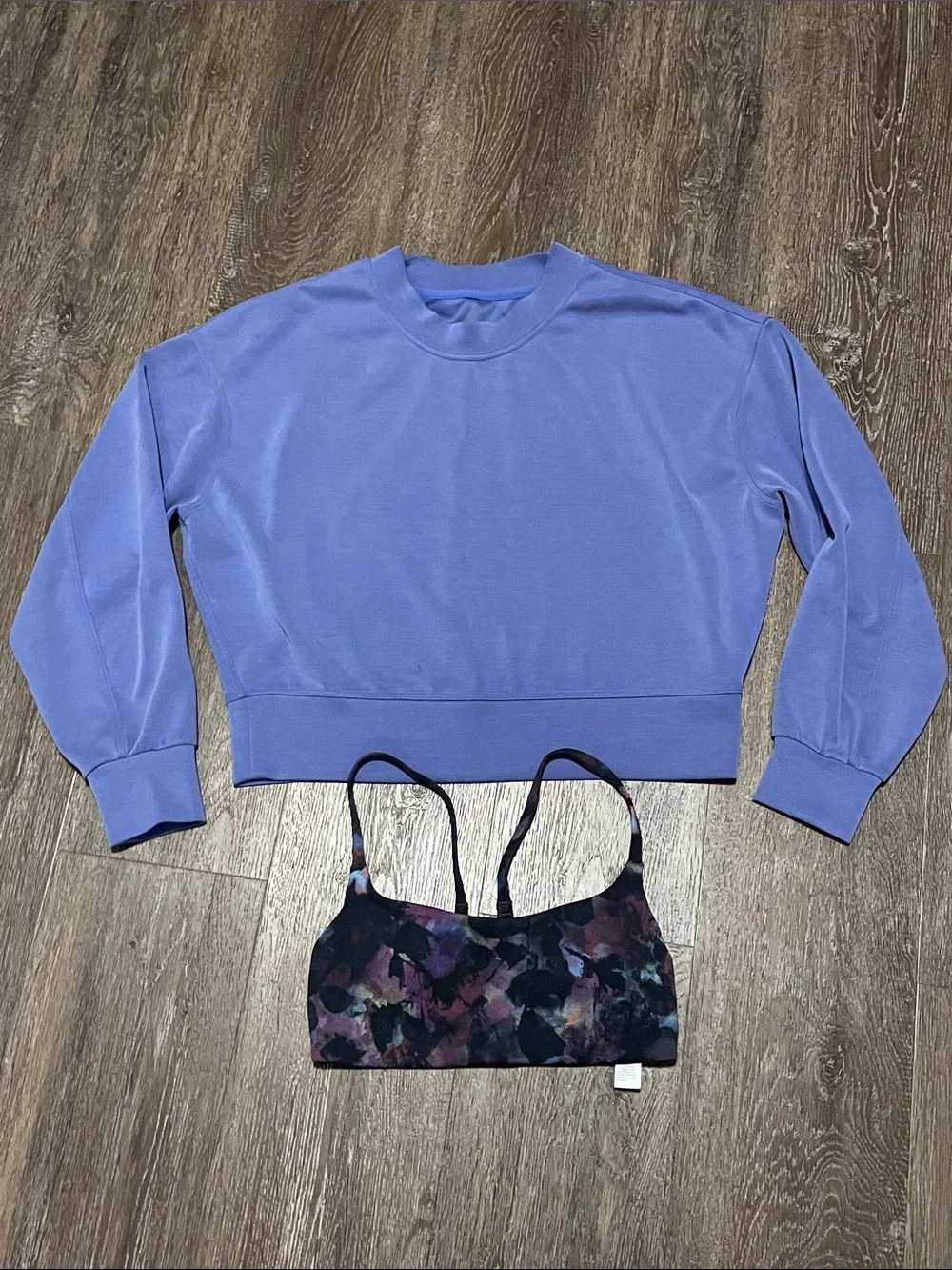 NWT/NWOT/Like New Lululemon Matching Bundle. Size Tops 2,4 / Bootoms 2